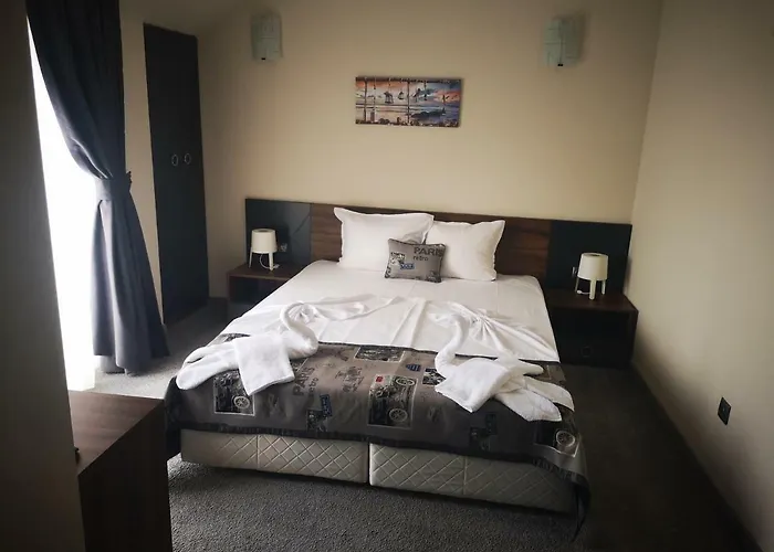 Family Hotel Novel City