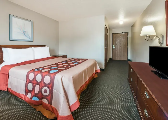 Super 8 By Wyndham Bridgeton/Arpt/St Louis Area