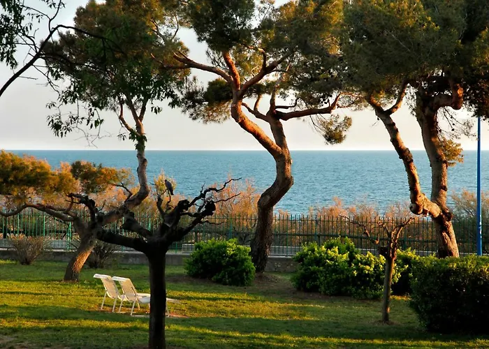 Domaine Du Lazaret - Village Vacances 3 Etoiles En Bord De Mer
