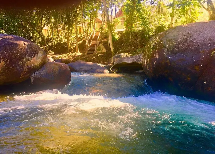 Magia da montanha vista para o rio