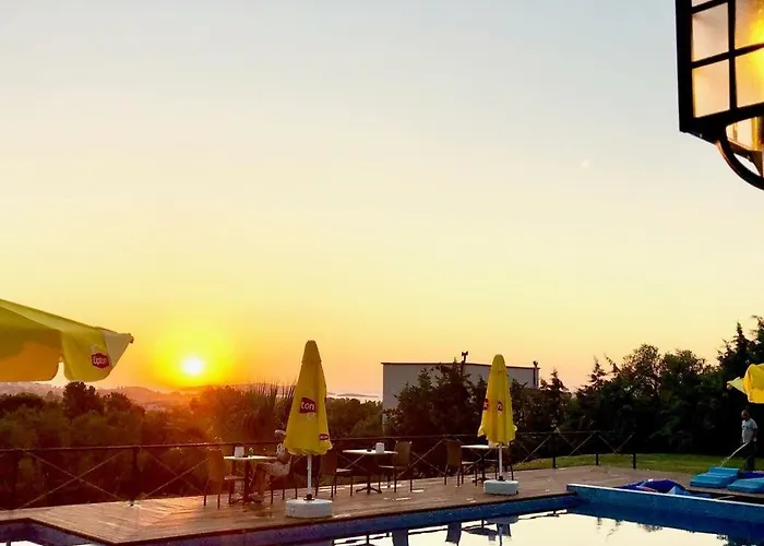 Victoria Hotel&Lounge