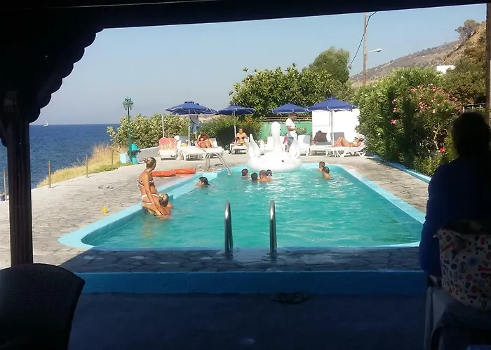 Haritos Hotel - Geothermal Hot Swimming Pool