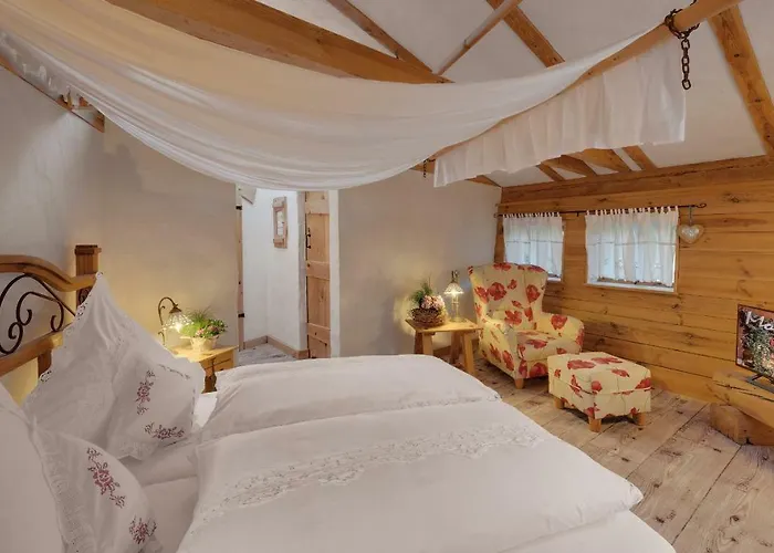 Mohrs Herzl Chalet