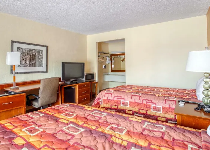 Budgetel Inn & Suites