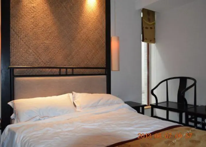 Yunmeng Hotel