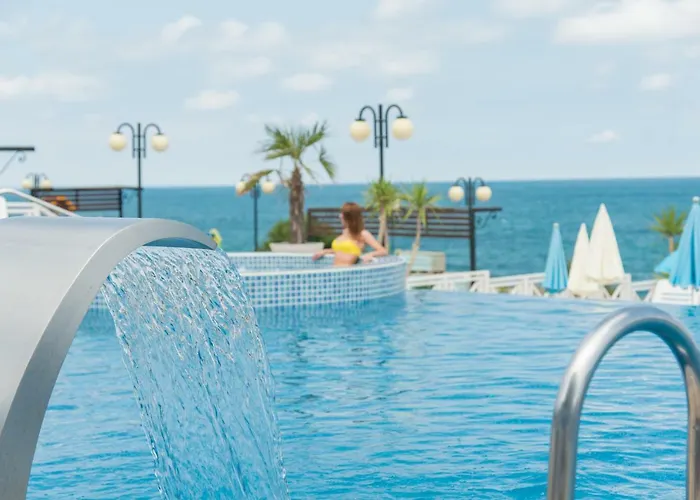 Hotel Eskada Beach - Free Parking