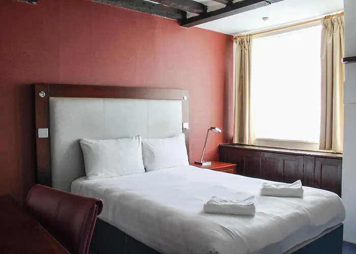 Heathrow Lodge