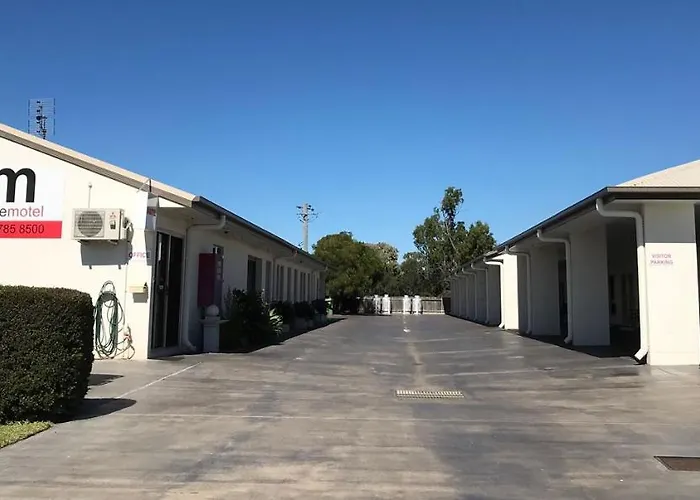 Collinsville Motel
