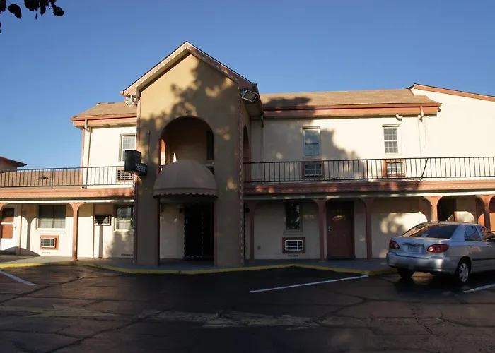 Royalinn & Suites