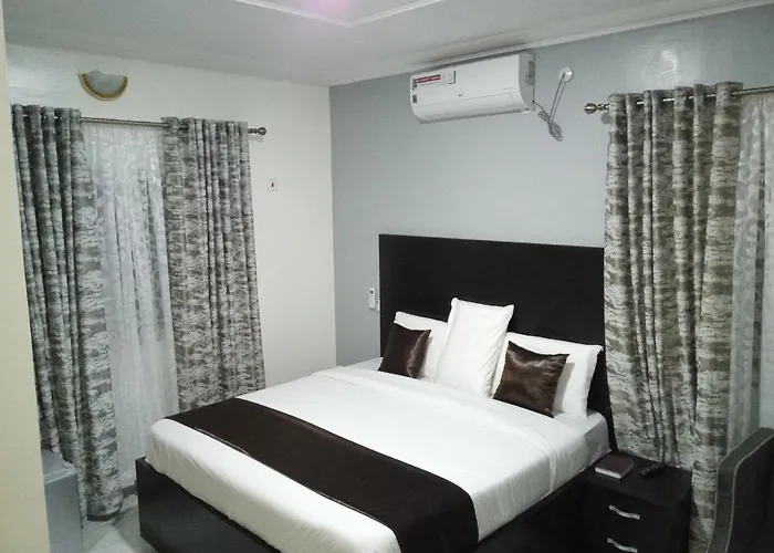 Blooms Spot Hotel And Apartment