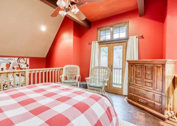 Berry Glen Redwood Park Loft