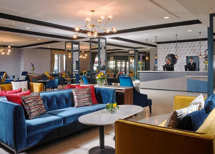 Camden Court Hotel