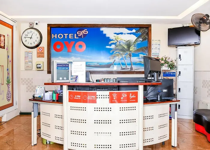 Oyo 44114 Hotel 916