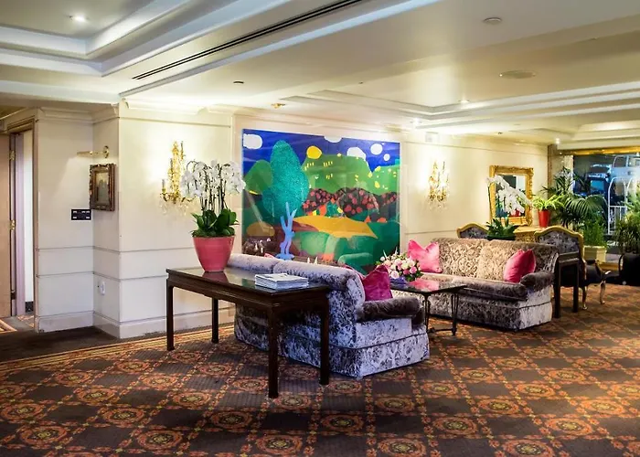 Olyver Hotel