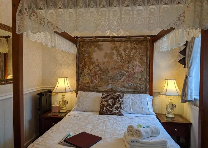 The New Guilderoy Hotel