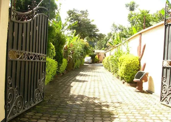Bright Star Hotel & Safaris