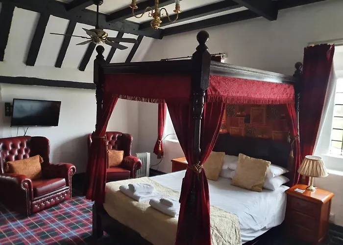 Old Court Hotel & Apartments