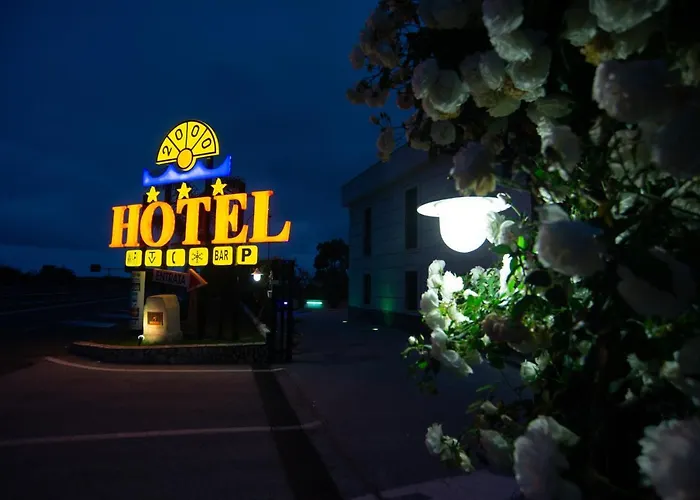 Hotel 2000